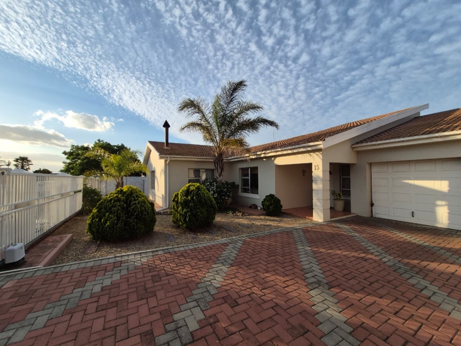 4 Bedroom Property for Sale in Langerug Western Cape